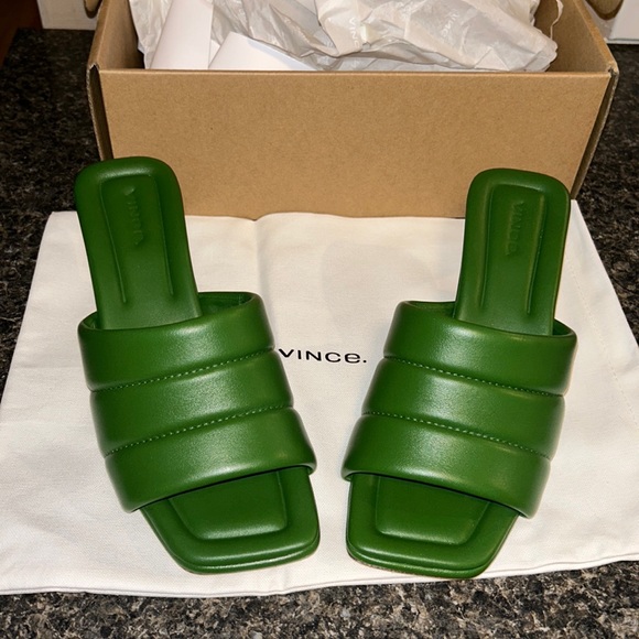 Vince Shoes - Vince Ceil City Palm Leaf Green Quilted Leather Sandals size 7
